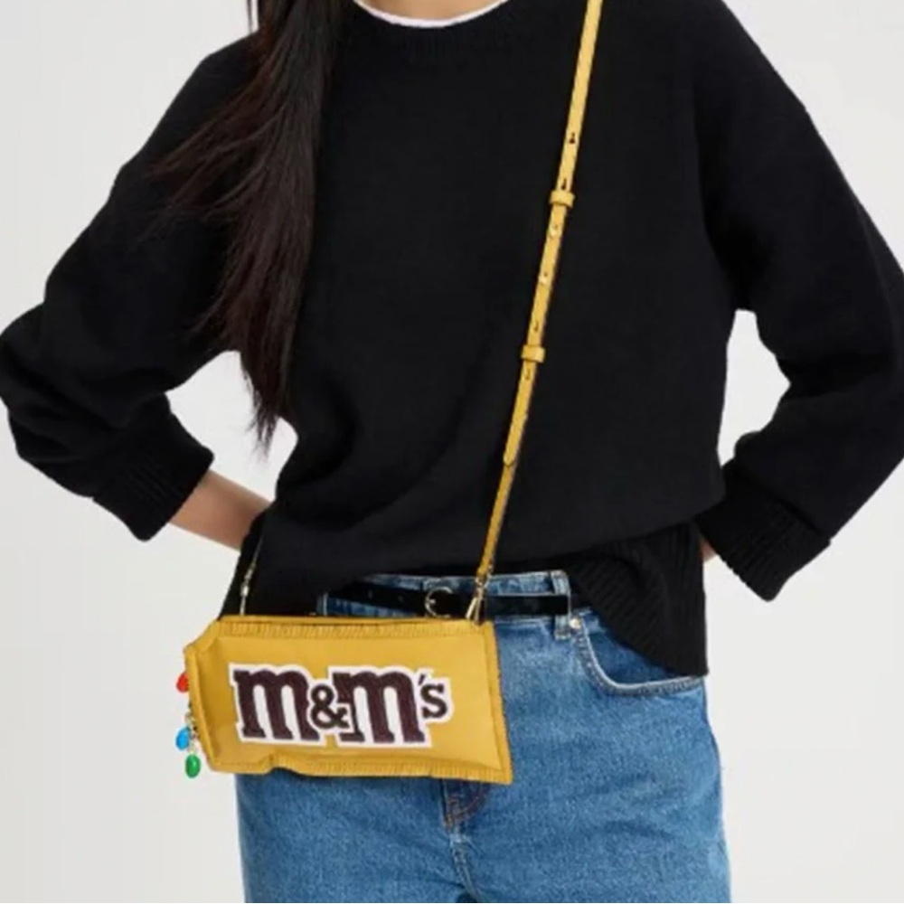 Kate Spade Yellow M&M's Bag. NWT and charm - Picture 2 of 4